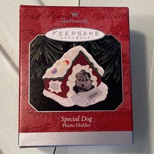 Hallmark Keepsake Ornament Special Dog photo holder dated 1998. New in box.